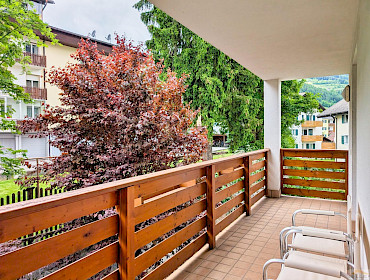 geräumiger Balkon mit Aussicht