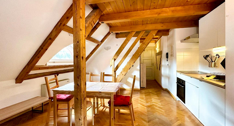 1,5-roomed attic-apartment, garage included Bild