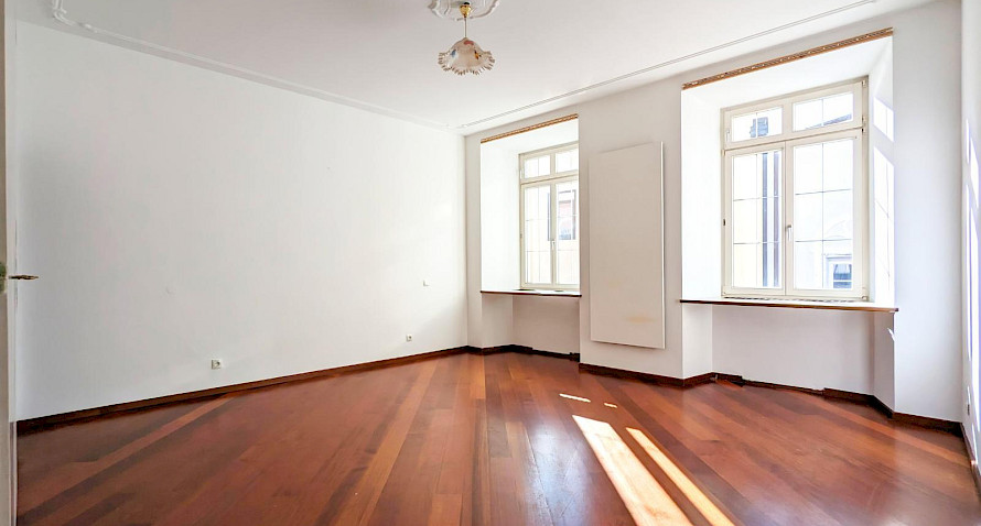 appartamento signorile di 3,5 stanze in palazzo storico Bild