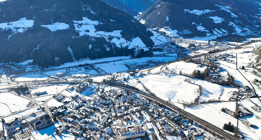 Particella edificabile con piú di 13.000 m³ in un parco commerciale Bild