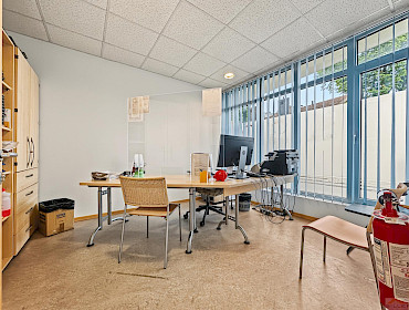 bright office