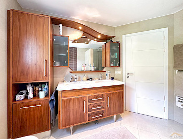 Bathroom with plenty of storage and light