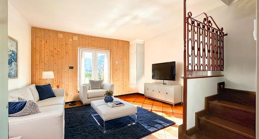 Sunny 4-room apartment with full amenities! Bild