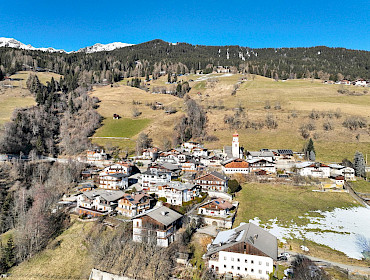 Telfes: ein sonniges Dorf mit Panoramablick