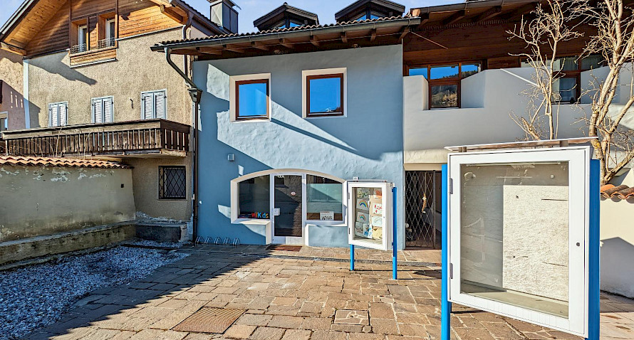 großes Büro/Geschäft mit breiter Fensterfront - im Zentrum! Bild