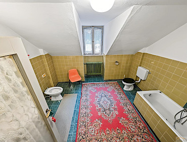Bathroom with bathtub