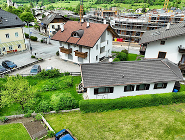 kleines Häuschen in der Größe einer 4-Z-Wohnung