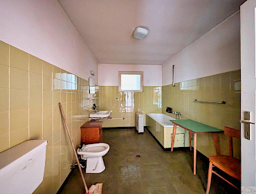 Badzimmer mit Badewanne