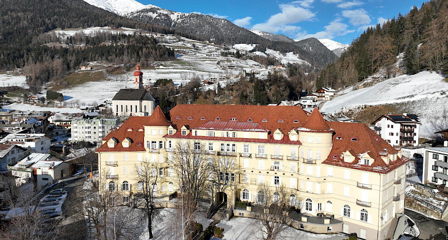 bilocale affascinante con posto auto nel garage Bild
