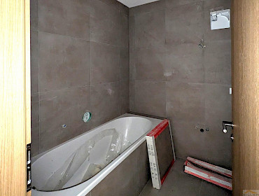 Badezimmer mit Badewanne