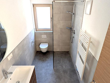 Bagno con doccia walk-in Bagno con doccia walk-in