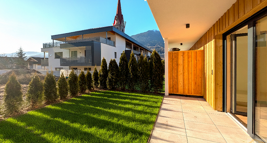 For rent: new 1-bedroom apartment with garden and parking space! Bild