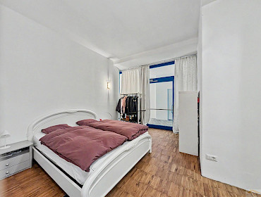 spacious double bedroom bathed in natural light spacious double bedroom bathed in natural light