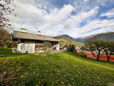 Villa mit Privatgarten