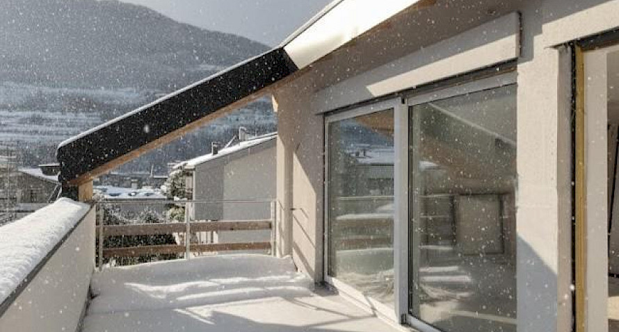 For rent: new 3-bedroom apartment with terrace! Bild