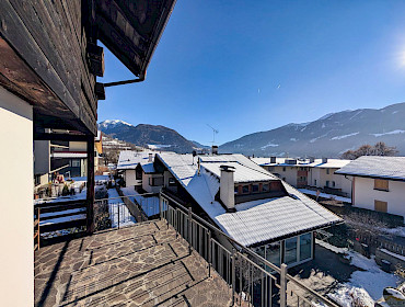 Balkon mit Blick auf Schloss Sprechenstein Balkon mit Blick auf Schloss Sprechenstein