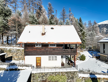 Aussenansicht Haus mit Grundstück/Garten Aussenansicht Haus mit Grundstück/Garten