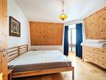 Hauptschlafzimmer mit Erker