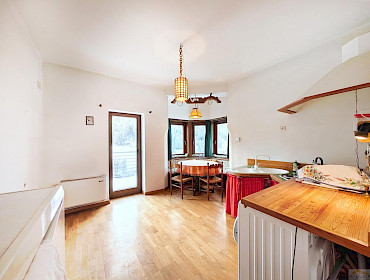 eat-in kitchen with direct access to the balcony eat-in kitchen with direct access to the balcony