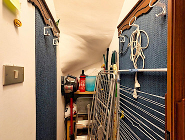 Abstellraum unter der Treppe
