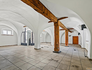 großflächiger, praktischer Raum