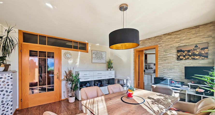 spazio per la famiglia: appartamento con 5 stanze & cucina abitabile Bild