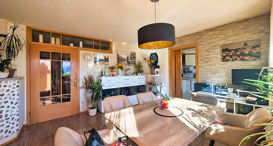 Für große Familien – Wohnen auf zwei Ebenen Für große Familien – Wohnen auf zwei Ebenen Bild