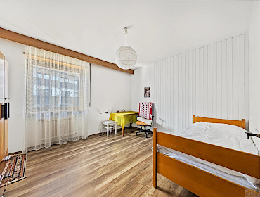 Schlafzimmer mit Fenster