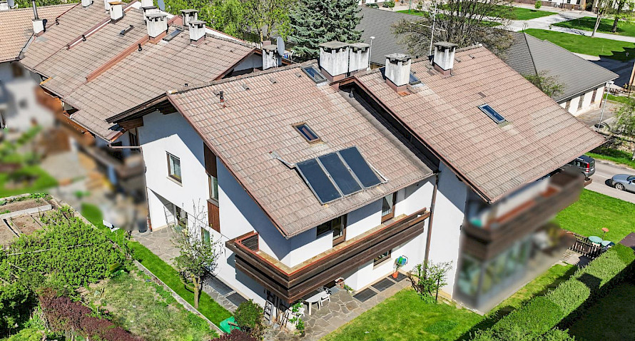 komplettes Reihenhaus in ausgewiesener Wohnlage Bild