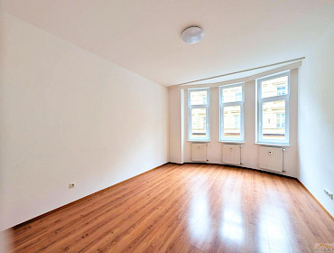 Zimmer mit Erkerfenster Zimmer mit Erkerfenster