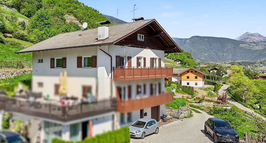 expandable 4-room apartment (up to 6) in a central private house ☼ Bild