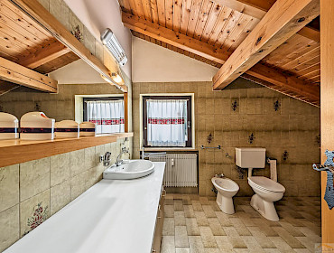 secondo bagno finestrato + Bidet