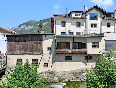 rear view – south-facing balcony