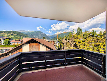 großer Balkon