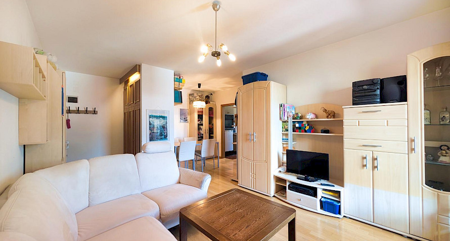komplette 2-Z-Wohnung mit Stellplatz, Keller und Dachboden Bild