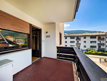 großer Balkon