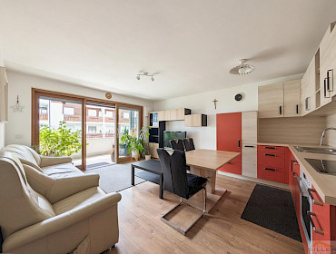 Helles und modernes Wohnzimmer