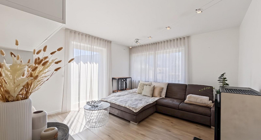 Spacious 3-bedroom apartment with sunny balcony! Bild